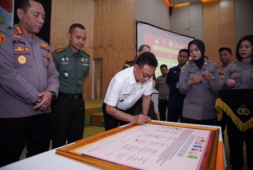 Jelang Pemilu 2024, Rambu-rambu Pemasangan Atribut Kampanye Disepakati - GenPI.co KALBAR