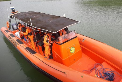 Kapal Sudah 6 Hari Tenggelam, Informasi Baru Sampai ke Tim SAR - GenPI.co KALTIM