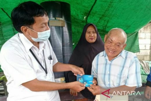 Kakek Ini Enggan Dirawat di Rumah Sakit dan Pulang Meski Terluka - GenPI.co KALTIM