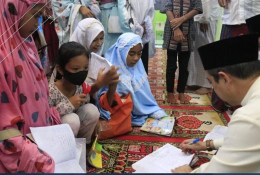 Wagub Kaltim Jadi Buruan Anak-anak usai Tarawih, Ada Apa? - GenPI.co KALTIM