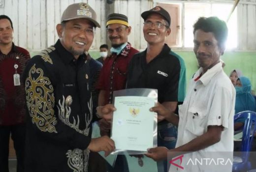 Ratusan Warga di Kaltim Ini Akhirnya Punya Sertifikat Tanah - GenPI.co KALTIM