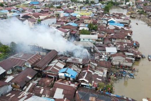 Kebakaran di Samarinda, Warga Awalnya Mendengar Ledakan - GenPI.co KALTIM