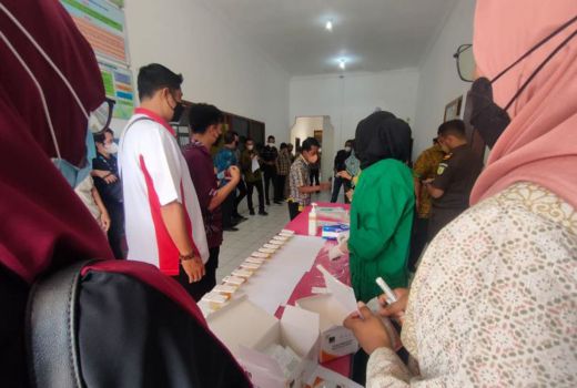 Yang Lain Pengin Jadi ASN, 2 Oknum Ini Malah Konsumsi Narkoba - GenPI.co KALTIM