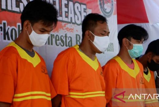 Duet Maksiat, 2 Pria Muda Sama-Sama Ditangkap Polisi - GenPI.co KALTIM