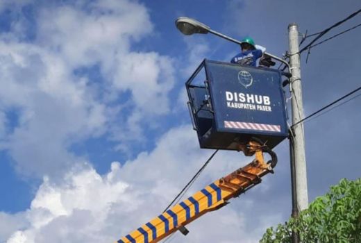 Warga Paser Mengeluh, Dinas Perhubungan Usul Penerangan Jalan - GenPI.co KALTIM