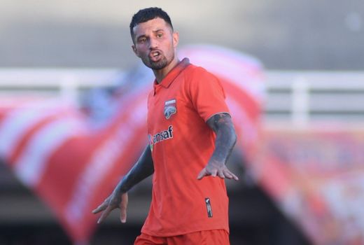 Stefano Lilipaly Ingin Jadi Pelatih Kelompok Umur Usai Pensiun - GenPI.co KALTIM