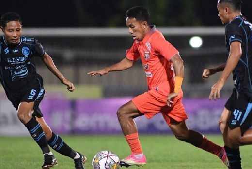 Pelatih Borneo FC Akui Timnya Kesulitan Tembus Pertahanan Arema FC - GenPI.co KALTIM