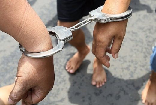 Aksinya Terbongkar, 2 Pria Hanya Bisa Tertunduk di Polres Paser - GenPI.co KALTIM