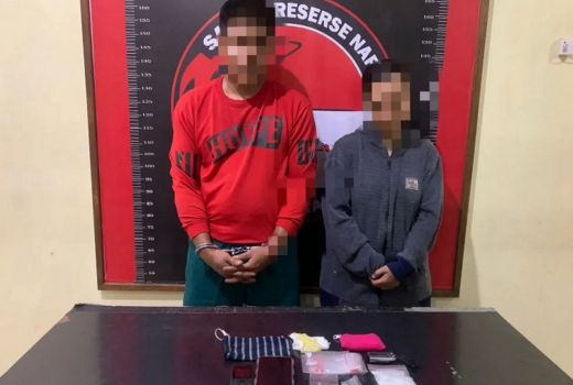 Bawa Barang Haram, Wanita dan Pria di Sangatta Utara Pasrah Ditangkap Polisi - GenPI.co KALTIM