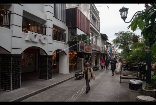 Jalan Kaki, Olahraga Ringan yang Kaya Manfaat - GenPI.co KEPRI