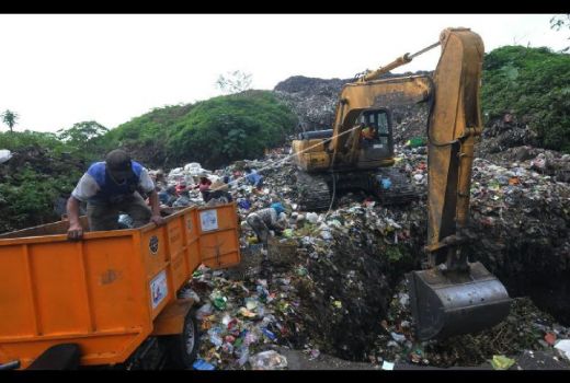 DLH Tanjungpinang Rekrut 16 Pekerja Pungut Retribusi Sampah - GenPI.co KEPRI