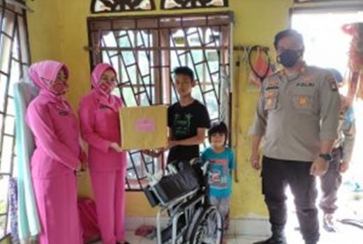 Warga Lumpuh Bisa Jalan Usai Dikunjungi Kapolsek, Begini Caranya - GenPI.co KEPRI