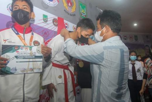 Tutup Kejuaraan Taekwondo, Rudi Sampaikan Ini - GenPI.co KEPRI