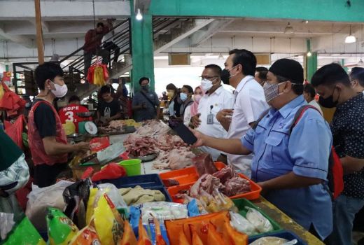Polres Karimun Sidak Pasar dan Distributor, Temuannya Bikin Lega - GenPI.co KEPRI
