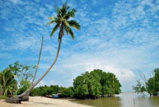 Rekomendasi Destinasi Wisata Pantai di Durai Kabupaten Karimun - GenPI.co KEPRI