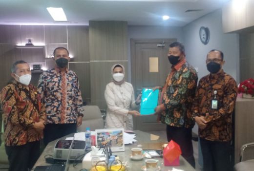 Bupati Anambas Kunjungi Kemensos, Adakah yang Diincar? - GenPI.co KEPRI