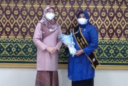 Wali Kota Tanjung Pinang Dinobatkan Menjadi Bunda Genre - GenPI.co KEPRI