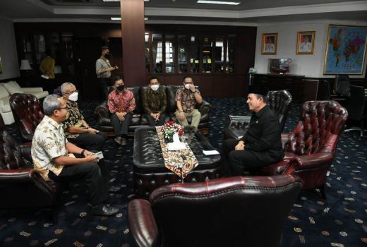 BPK Kepri Datangi Ruang Kerja Gubernur Kepri, Ada Apakah? - GenPI.co KEPRI