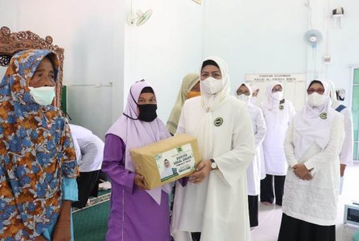 Kunjungan BKMT ke Desa Penaga Bintan Bikin Kaum Dhuafa Bahagia - GenPI.co KEPRI