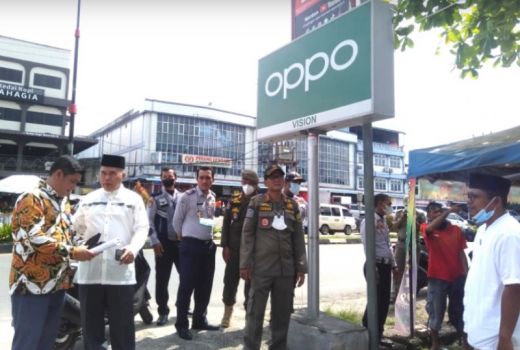 Tim Gabungan Tanjung Pinang Tertibkan Reklame, Lho Kenapa? - GenPI.co KEPRI