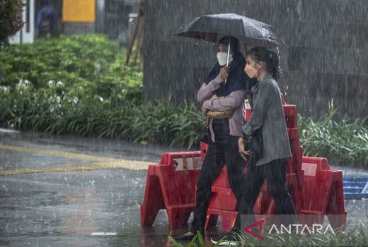 Waspada, 4 Wilayah di Kepri Hujan Lebat Disertai Petir dan Angin Kencang - GenPI.co KEPRI