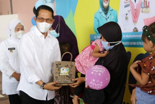 Pemko Dorong Semua Anak di Batam Merasakan Manfaat Imunisasi - GenPI.co KEPRI