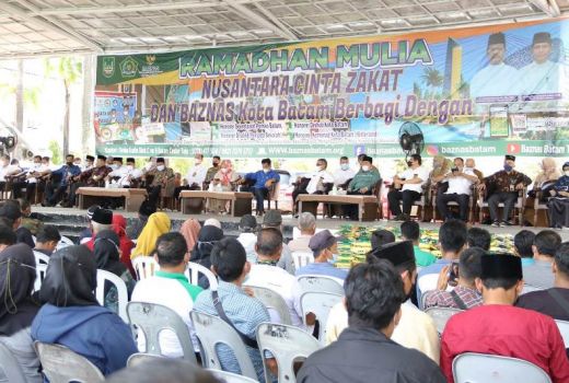 Baznas Berbagi Kebahagiaan dengan Honorer Batam - GenPI.co KEPRI