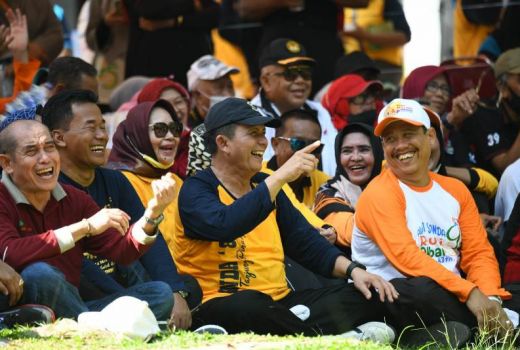 Jalan Santai Alumni SMAN 2 Tanjung Pinang Bertabur Dooprize - GenPI.co KEPRI
