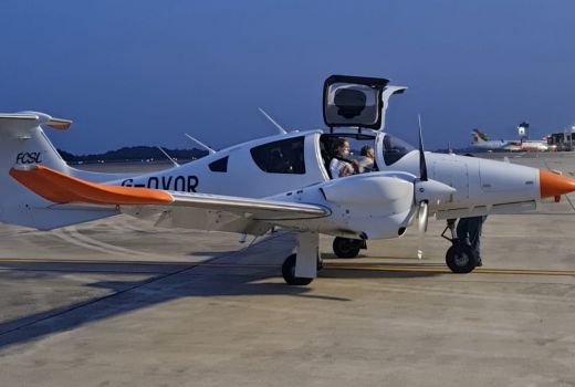 Ditahan 3 Hari di Batam, Pesawat Asing DA62 Akhirnya Lepas Landas - GenPI.co KEPRI