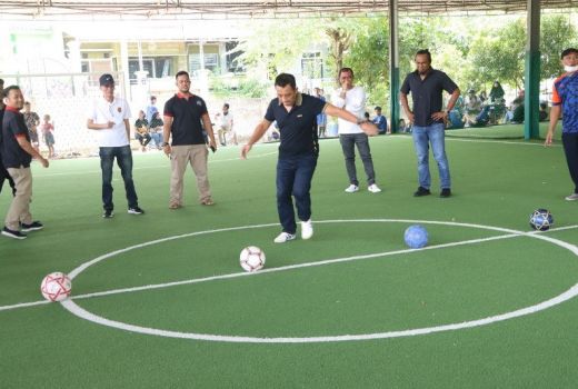 Hari Istimewa, Kapolresta Barelang Futsal Bareng Buruh - GenPI.co KEPRI