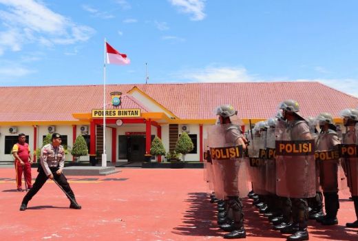 25 Siswa SPN Polda Kepri Lakukan Penanggulangan Unjuk Rasa - GenPI.co KEPRI