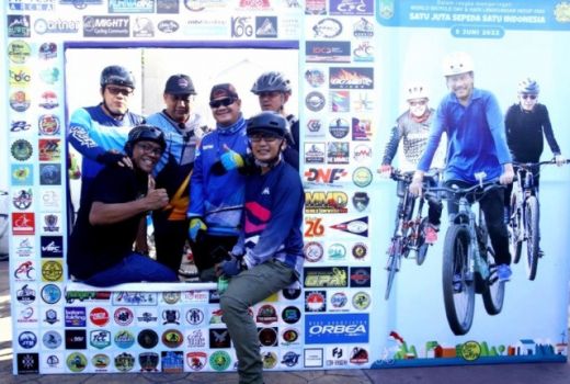 Ribuan Pesepeda Gowes Bareng, Rudi Berharap Bangkitan Pariwisata - GenPI.co KEPRI