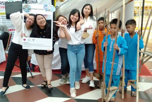 Permainan Rakyat Kaki Bajang Hadir di Mega Mall - GenPI.co KEPRI