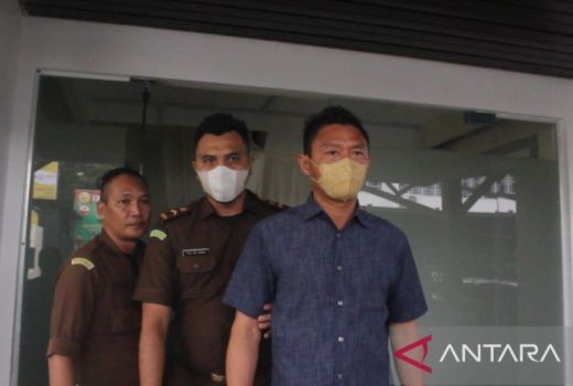 Terdakwa Korupsi Tambang Bauksit di Bintan Resmi Ditahan - GenPI.co KEPRI