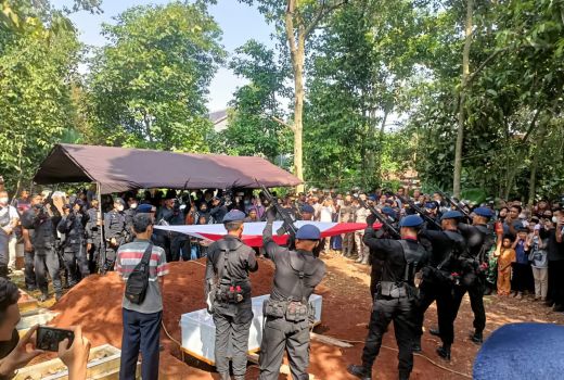 Anggota Satbrimob yang Gugur di Sulteng Dimakamkan di Bogor - GenPI.co KEPRI
