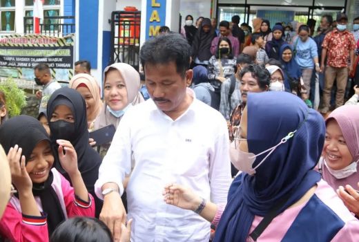 PPDB di SMP Negeri Membludak, Begini Solusi dari Wako Batam - GenPI.co KEPRI