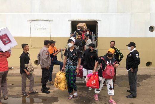 Penumpang Kelud Melonjak, Polisi Amankan Pelabuhan Batu Ampar - GenPI.co KEPRI