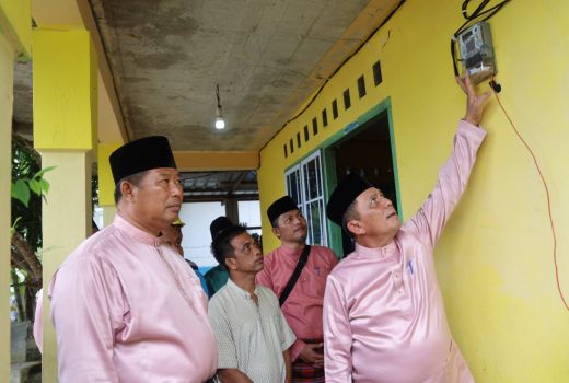 Meski Belum 24 Jam, Kini Desa Bayat Terang Lebih Lama - GenPI.co KEPRI