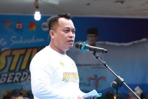 Profil Bupati Lingga M Nizar, Anak Nelayan yang Jadi Panutan - GenPI.co KEPRI