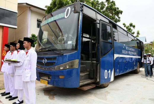 SMKN 6 Batam Lagi Gembira, Dapat Bantuan 2 Unit Bus - GenPI.co KEPRI