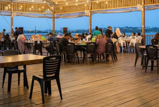 Lowongan Kerja di Restoran Seafood, Cek persyaratannya! - GenPI.co KEPRI