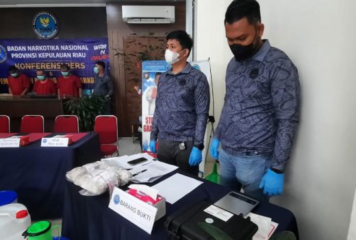 Barang Bukti dari Pabrik Sabu di Batam Dimusnahkan - GenPI.co KEPRI