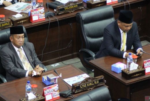 Terjerat Korupsi, 2 Anggota DPRD Kepri Jadi Tahanan Kota - GenPI.co KEPRI