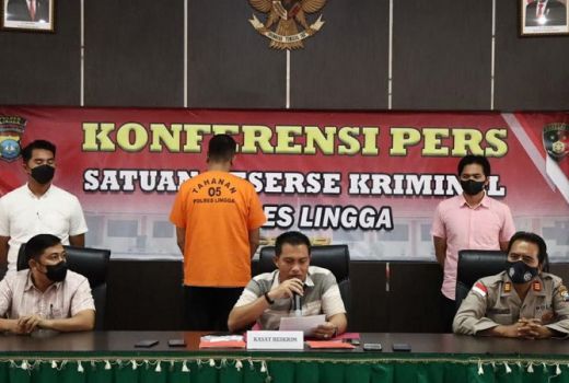 Pria di Lingga Peras Kades, Modusnya Pakai Kartu Pers - GenPI.co KEPRI