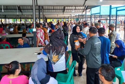 Para pedagang Cabut Undi untuk Penempatan Kios Pasar Sementara - GenPI.co KEPRI