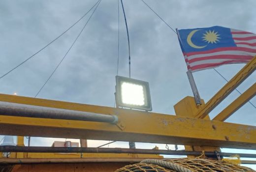 Patroli Bakamla Tangkap Kapal Malaysia yang Curi Ikan di Kepri - GenPI.co KEPRI