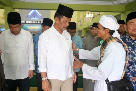 Berkunjung ke Baiturrahman, Rudi Janji Naikkan Insentif Imam Masjid - GenPI.co KEPRI