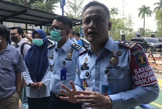 Peminat Paspor Sehari Jadi Membeludak, Imigrasi Batam Kewalahan - GenPI.co KEPRI