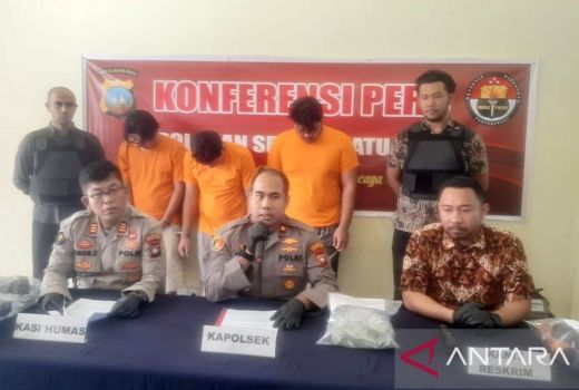 Sudah Mengaku Polisi, Anggota Polsek Batu Ampar Tetap Dikeroyok - GenPI.co KEPRI