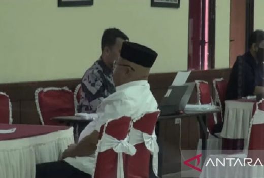 Syamsul Bahrum 3 Jam Diperiksa KPK di Batam - GenPI.co KEPRI